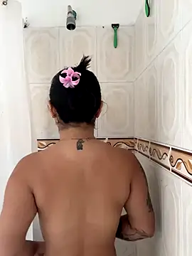 Snapshot of Pretty_Isadora chatting on November 2025 06:19:01 PM Pretty Isadora online show from November 2025 06:19:01 PM