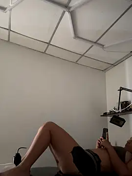 Snapshot of Pretty_Isadora chatting on November 2025 07:27:01 PM Pretty Isadora online show from November 2025 07:27:01 PM