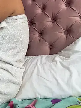 Snapshot of Pretty_Isadora chatting on November 2025 07:05:02 PM Pretty Isadora online show from November 2025 07:05:02 PM