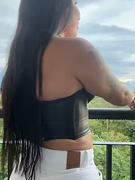 Snapshot of Pretty_Isadora chatting on December 2025 09:01:02 PM Pretty Isadora online show from December 2025 09:01:02 PM