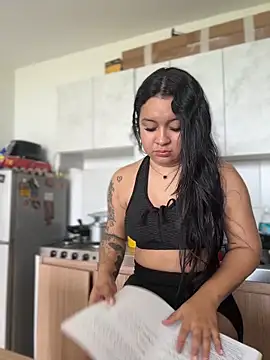 Pretty Isadora online show from March 2026 02:10:01 PM