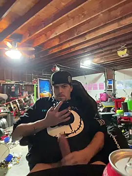 Snapshot of joeycbigcock chatting on December 2024 09:25:02 PM joeycbigcock online show from December 2024 09:25:02 PM