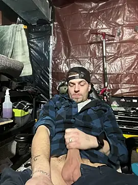 Snapshot of joeycbigcock chatting on January 2025 09:33:01 PM joeycbigcock online show from January 2025 09:33:01 PM