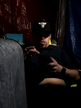 Snapshot of joeycbigcock chatting on February 2025 11:51:02 PM joeycbigcock online show from February 2025 11:51:02 PM