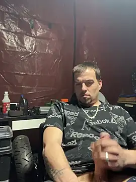 Snapshot of joeycbigcock chatting on March 2025 05:50:02 PM joeycbigcock online show from March 2025 05:50:02 PM