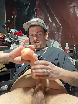 Snapshot of joeycbigcock chatting on March 2025 12:04:02 AM joeycbigcock online show from March 2025 12:04:02 AM