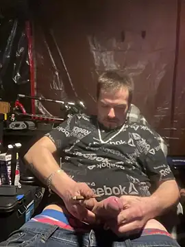 Snapshot of joeycbigcock chatting on March 2025 04:06:02 AM joeycbigcock online show from March 2025 04:06:02 AM