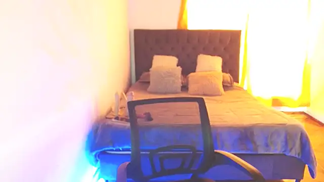 Kerly Lopez online show from April 2026 05:40:01 PM