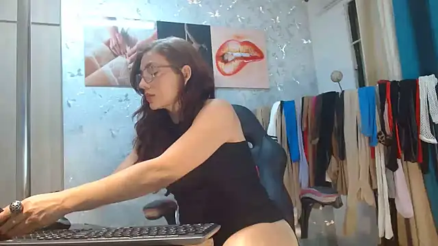 Samantabrown  online show from July 2026 11:39:02 AM