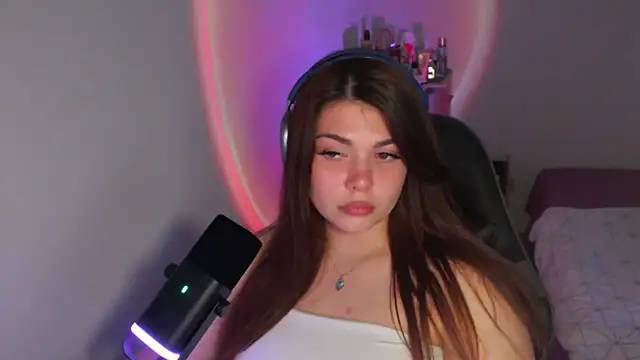 helengilmor online show from April 2026 02:15:01 PM