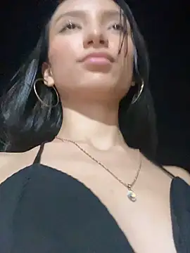 Snapshot of loly-yandere chatting on January 2025 11:37:02 PM loly-yandere online show from January 2025 11:37:02 PM