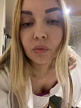 Snapshot of Aleksandrakis chatting on February 2025 06:01:01 PM Aleksandrakis online show from February 2025 06:01:01 PM