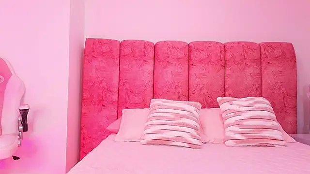 kendal rossi online show from November 2025 12:05:02 PM