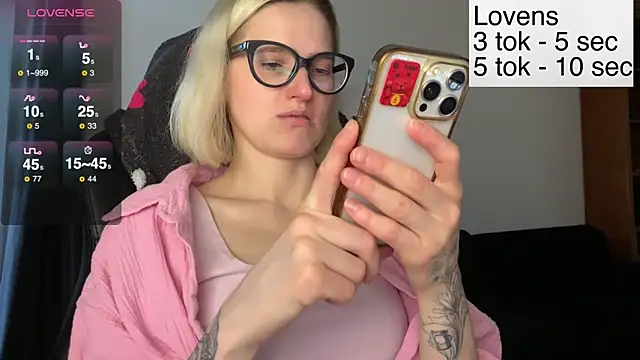 Sexy Sweets online show from November 2025 12:05:01 PM