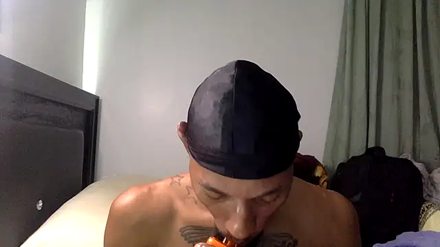 KingDerRico online show from November 2025 03:40:02 AM