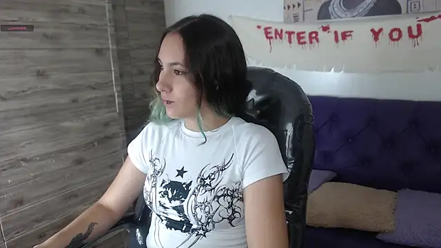 xlunna online show from December 2024 02:33:01 PM