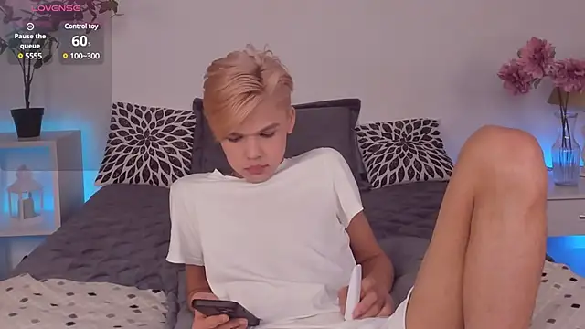 Snapshot of Felix_Rey chatting on February 2025 01:23:02 AM Felix Rey online show from February 2025 01:23:02 AM