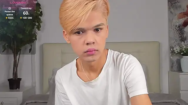 Snapshot of Felix_Rey chatting on February 2025 04:03:01 PM Felix Rey online show from February 2025 04:03:01 PM