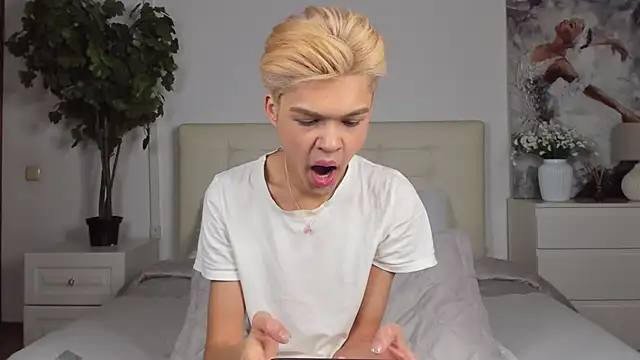 Snapshot of Felix_Rey chatting on February 2025 04:07:01 PM Felix Rey online show from February 2025 04:07:01 PM