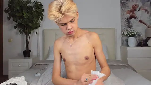 Snapshot of Felix_Rey chatting on February 2025 10:11:01 PM Felix Rey online show from February 2025 10:11:01 PM