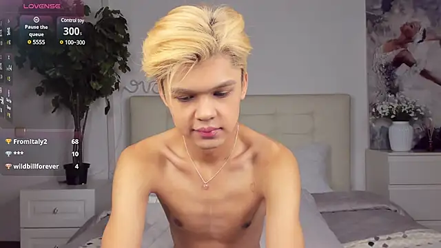 Snapshot of Felix_Rey chatting on February 2025 11:35:01 PM Felix Rey online show from February 2025 11:35:01 PM