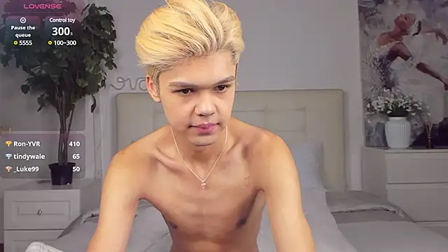 Snapshot of Felix_Rey chatting on February 2025 11:04:01 PM Felix Rey online show from February 2025 11:04:01 PM