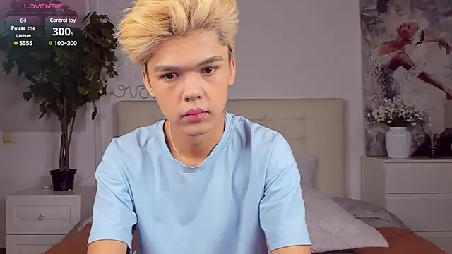 Snapshot of Felix_Rey chatting on March 2025 04:32:02 PM Felix Rey online show from March 2025 04:32:02 PM