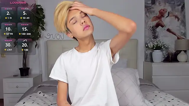 Snapshot of Felix_Rey chatting on March 2025 07:35:02 PM Felix Rey online show from March 2025 07:35:02 PM