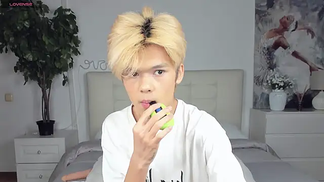 Snapshot of Felix_Rey chatting on September 2025 12:38:02 PM Felix Rey online show from September 2025 12:38:02 PM