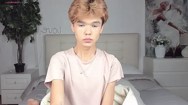 Snapshot of Felix_Rey chatting on October 2025 04:04:02 PM Felix Rey online show from October 2025 04:04:02 PM