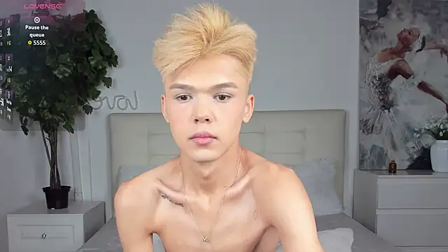 Snapshot of Felix_Rey chatting on November 2025 04:18:02 PM Felix Rey online show from November 2025 04:18:02 PM