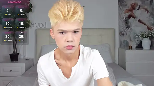 Snapshot of Felix_Rey chatting on November 2025 08:52:01 PM Felix Rey online show from November 2025 08:52:01 PM