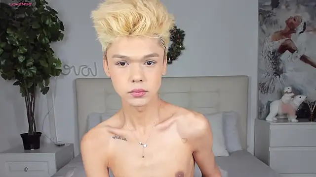 Snapshot of Felix_Rey chatting on December 2025 06:15:01 PM Felix Rey online show from December 2025 06:15:01 PM