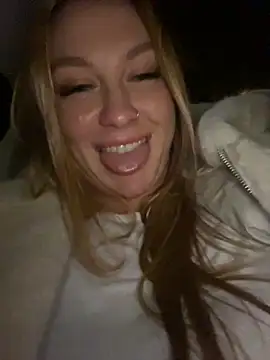 Snapshot of Sweet___Emily chatting on December 2024 07:19:02 PM Sweet   Emily online show from December 2024 07:19:02 PM