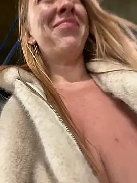 Snapshot of Sweet___Emily chatting on December 2024 10:24:02 PM Sweet   Emily online show from December 2024 10:24:02 PM