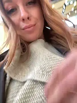 Snapshot of Sweet___Emily chatting on January 2025 05:18:01 PM Sweet   Emily online show from January 2025 05:18:01 PM