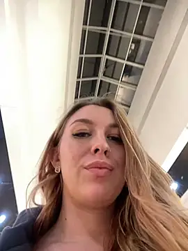 Snapshot of Sweet___Emily chatting on January 2025 05:42:02 PM Sweet   Emily online show from January 2025 05:42:02 PM