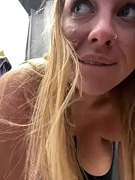 Snapshot of Sweet___Emily chatting on March 2025 08:19:02 AM Sweet   Emily online show from March 2025 08:19:02 AM