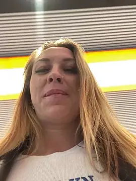 Snapshot of Sweet___Emily chatting on March 2025 01:23:01 PM Sweet   Emily online show from March 2025 01:23:01 PM