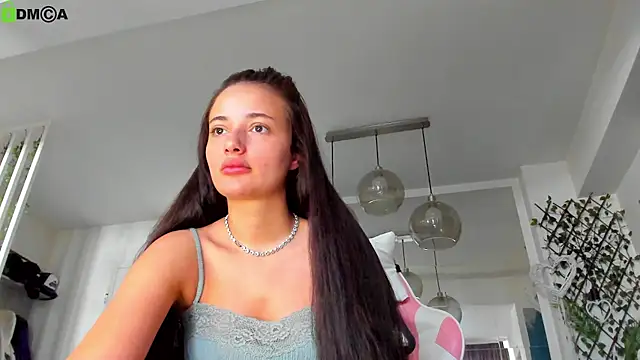 Snapshot of IreneVON chatting on June 2026 05:34:02 AM IreneVON online show from June 2026 05:34:02 AM
