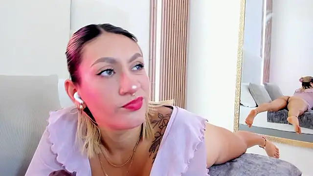 Emily robertss online show from March 2026 07:24:02 PM