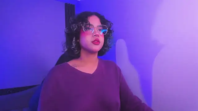 Snapshot of blue_koi chatting on December 2024 09:06:02 AM blue koi online show from December 2024 09:06:02 AM