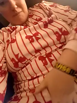 Snapshot of roxy-rose chatting on November 2025 03:20:02 AM roxy-rose online show from November 2025 03:20:02 AM