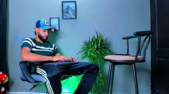 Damian 022 online show from March 2025 12:00:02 AM