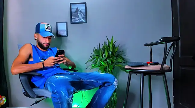 Damian 022 online show from March 2025 05:17:02 PM