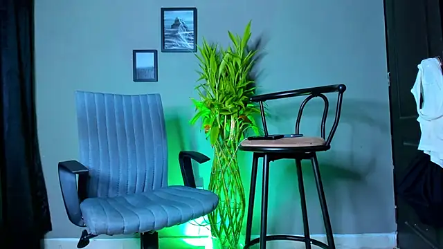 Damian 022 online show from November 2025 11:09:02 AM