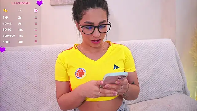 Snapshot of amelie_leigh chatting on September 2025 03:39:02 AM amelie leigh online show from September 2025 03:39:02 AM