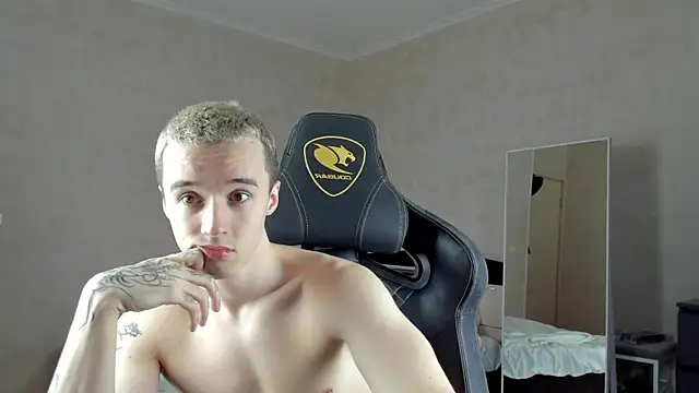 MasonWarholl online show from December 2024 01:14:01 AM