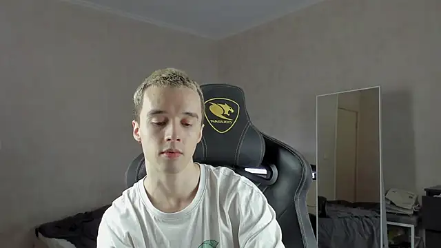 MasonWarholl online show from December 2024 12:22:02 PM