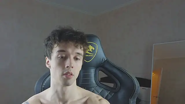 MasonWarholl online show from November 2025 09:35:02 PM